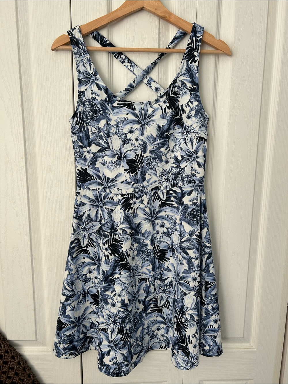 H&M Navy and White Floral Crisscross Strap Mini Dress